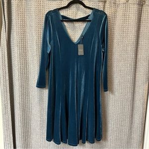NWT Torrid Dress Size 1 - Deep Teal Velvet